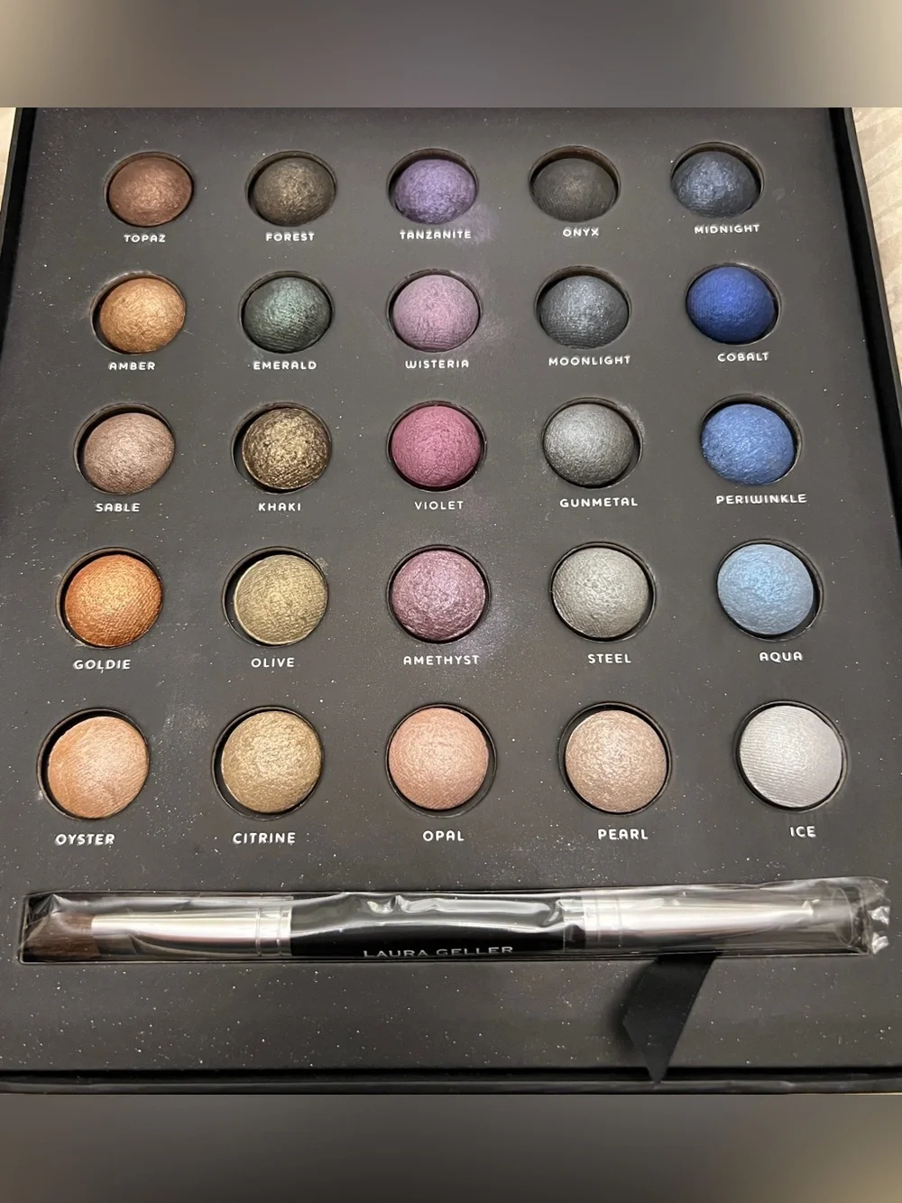 LAURA GELLER 25 baked eyeshadow palate